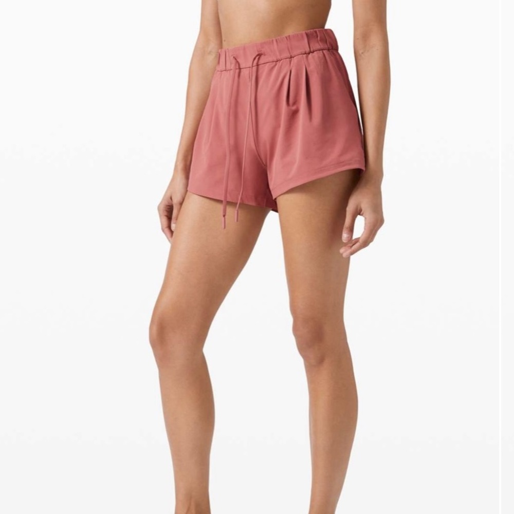 Lululemon Stroll at Sundown Shorts size 10